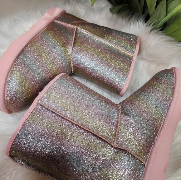 UGG Classic II Sequin WomenSize6 new - Picture 2 of 5